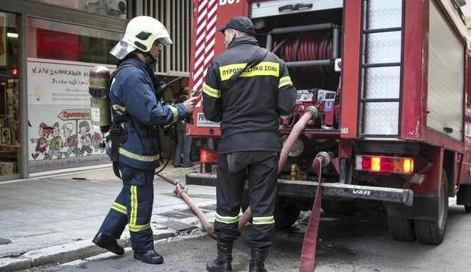 Θεσσαλονίκη: Ηλικιωμένος απεγκλωβίστηκε από διαμέρισμα που ξέσπασε πυρκαγιά